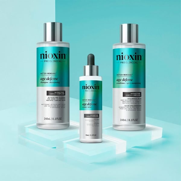 Fuktgivande och närande Anti-aging vård AGE DEFENSE, intensiv fukt med hyaluronsyra, 240 ml