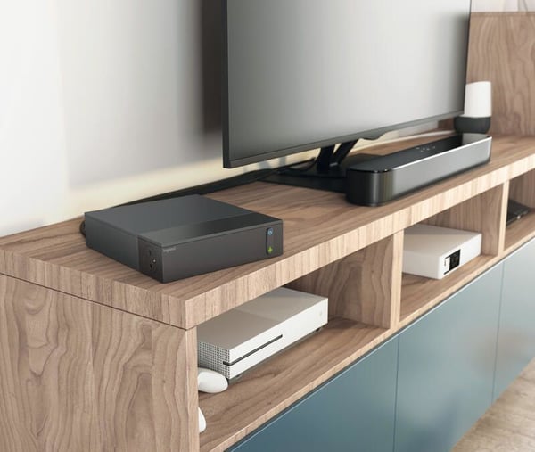LEGRAND Stikdåse FB 4x2P+T 4X2P hjørne TV overspændingsbeskyttelse 2m - Sort