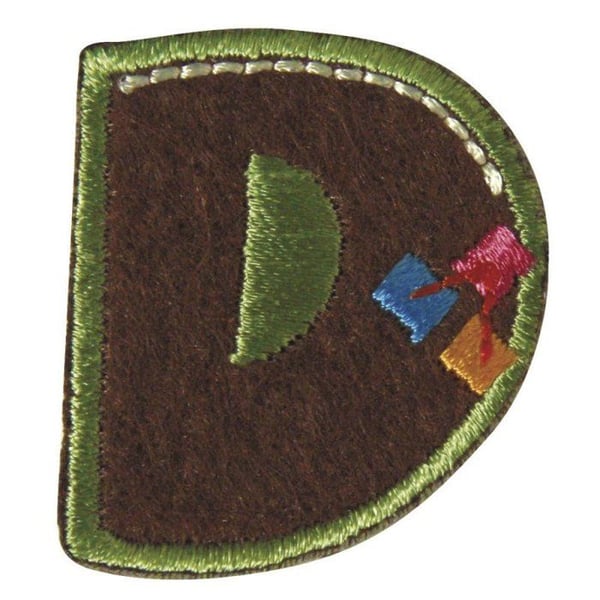 Rayher - Broderat thermobadge Bokstav D 3 cm