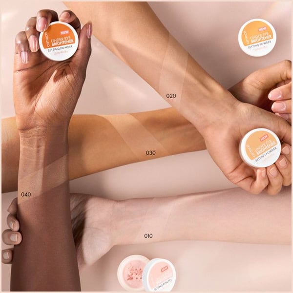 Catrice - Puder för ögonkontur Under Eye Brightener Setting Powder - 10 Ljus Rosa