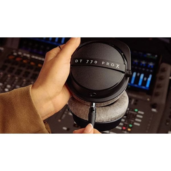 Hovedtelefoner - Beyerdynamic - DT 770 PRO X - 48 Ohm - Kablet - Omøret - Sort