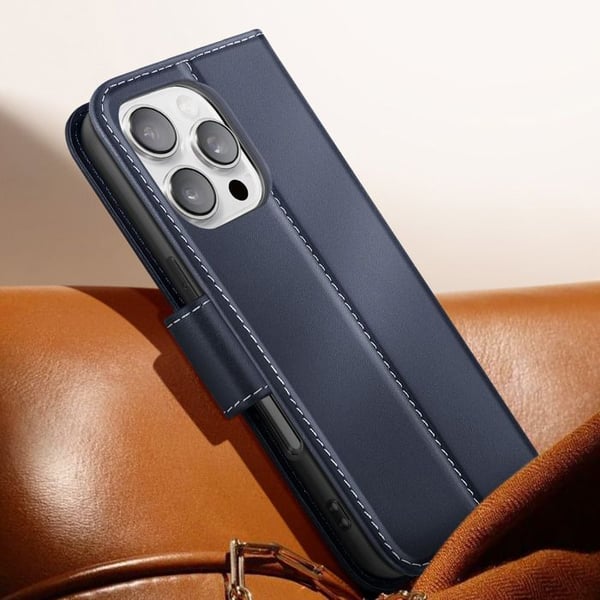 Fodral för iPhone 16 Pro i premium läder med ställfunktion, nattblå