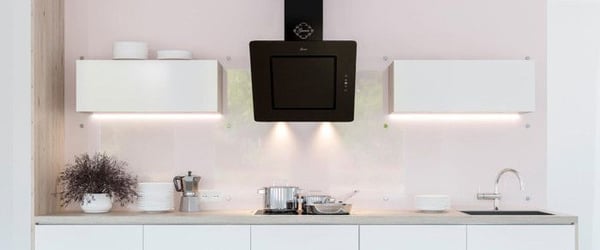 Gurari Vinklad köksfläkt 60 cm svart glas • 1000 m³/h • Touch Control • Fjärrkontroll • Klass A