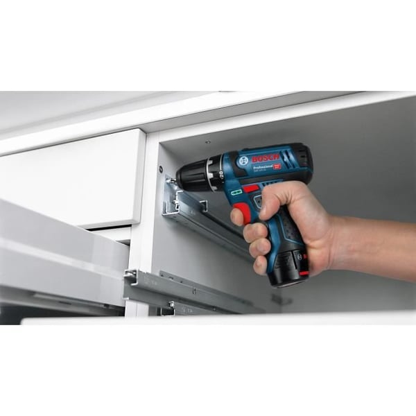 Bosch Professional GSR 12V-15 borrskruvdragare + 10 tillbehör + 2 x 2,0Ah batterier + GAL 12V-20 laddare - 060186810G