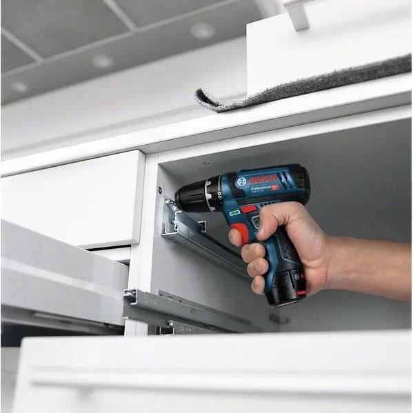 Akkukäyttöinen pora - BOSCH Professional - GSR 12V-15 - 2 akkua 2Ah - 25 tarviketta - 12V