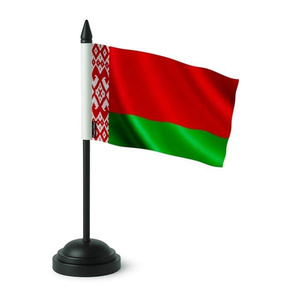 Bordflagga från Vitryssland – 14 x 21 cm – Polyester – Svart Plastbas – Pixelforma