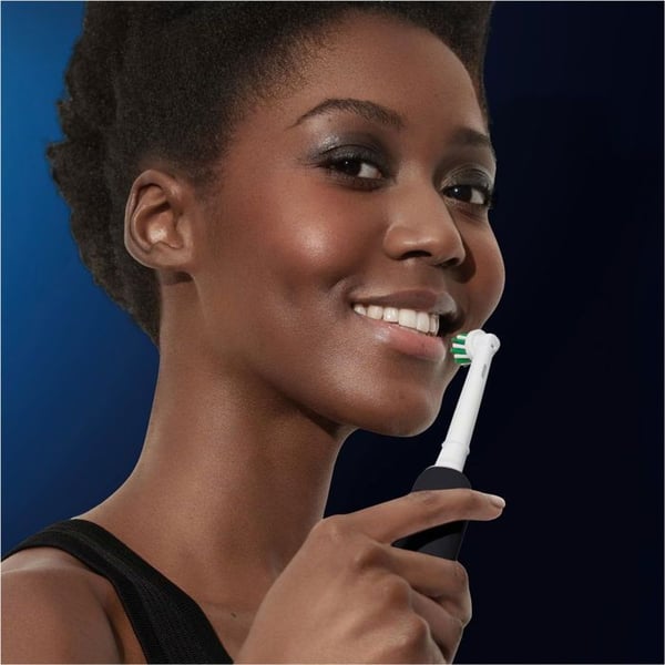 El tandborste - Oral-B - Pro 1 - Oscilleerande - 20000 rörelser/min - Timer