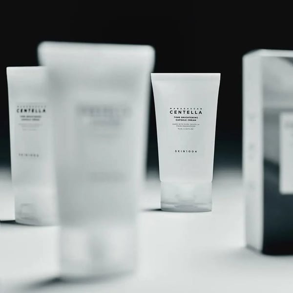 Crème Ljusa Hudton - Skin1004 - Madagascar Ton Ljusnande - 75 ml - Fuktgivande Kapslar - Trötta Hudar