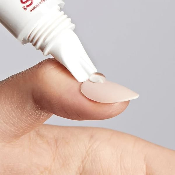 Neglelakfjerner - KISS - Limfjerner Instant - 13,5 ml - Fjerner lim - Inkluderer poleringspude