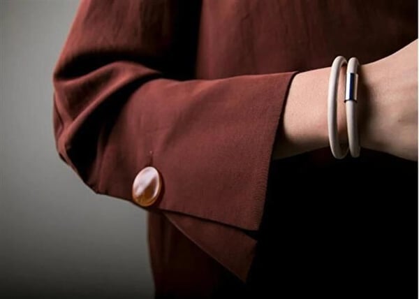 Läderarmband - VICTORIA WALLS - VB1081S - Beigefärgad - Magnetlås - 37 cm