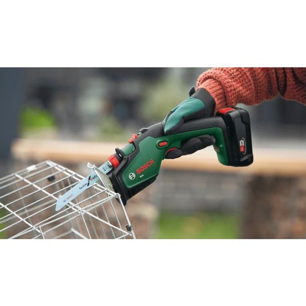 Langaton puutarhasaha BOSCH Keo - Terä 150 mm - Leikkaus 80 mm - A-Grip - Akun kapasiteetti 2 Ah ja laturi