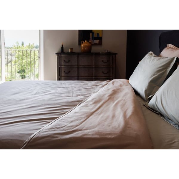 Drap housse percale av 100% kammad bomull, 80 trådar/cm² med 35 cm resår. Vent du sud - Carmin - 80 x 200 cm med 35 cm resår.