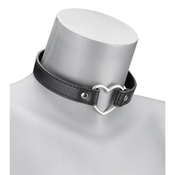 Halsband i konstläder med metallhjärta - Svart