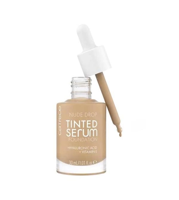 Catrice Nude Drop Tinted Serum — Serumfoundation 030C, återfuktande matt modulär täckning