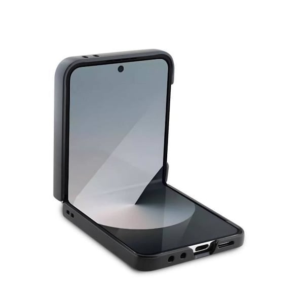Skyddande skal för Samsung Galaxy Z Flip 6 med DKNY brunt band.