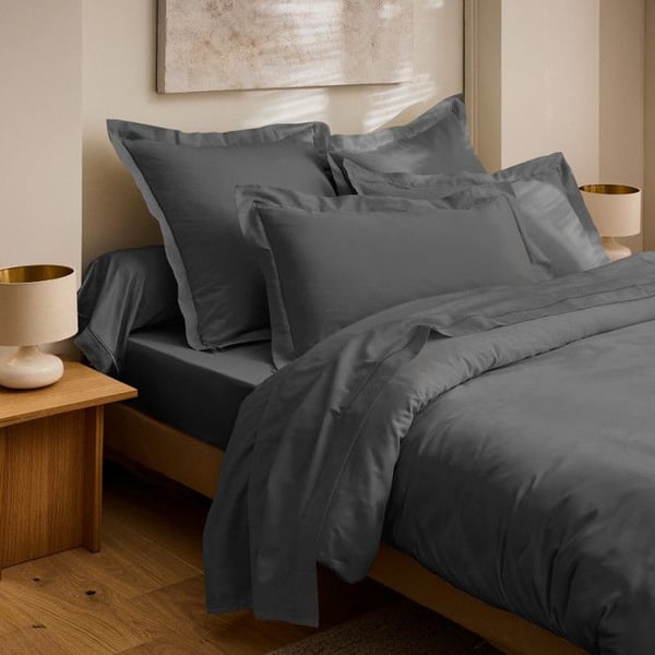 Drap Housse "Prestige" 100% Satin av kammad bomull 120 trådar/cm² Ren Bomull - Prestige Grafit - 180 x 200 cm med 30 cm resårband