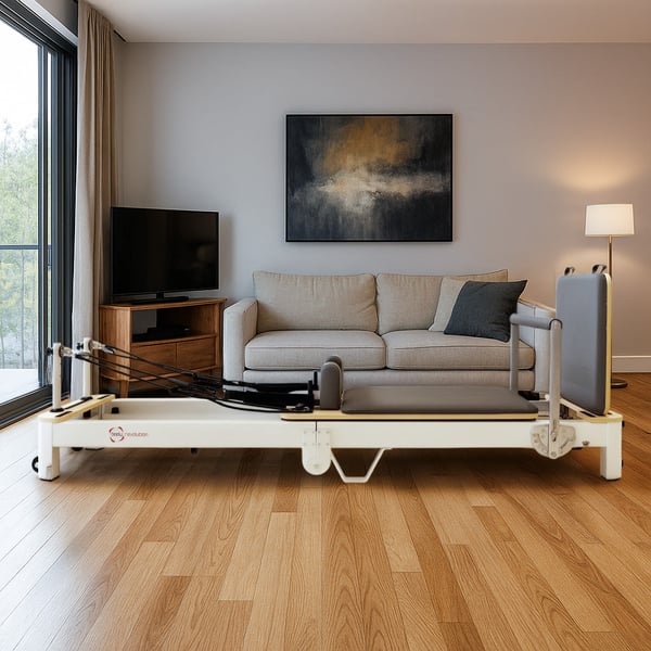 Sammenklappelig Pilates Reformer | Eg/Aluminium | Maks. belastning 200 kg | Remskiver, fodstang og tilbehør | Justerbart modstandssystem med fjedre |