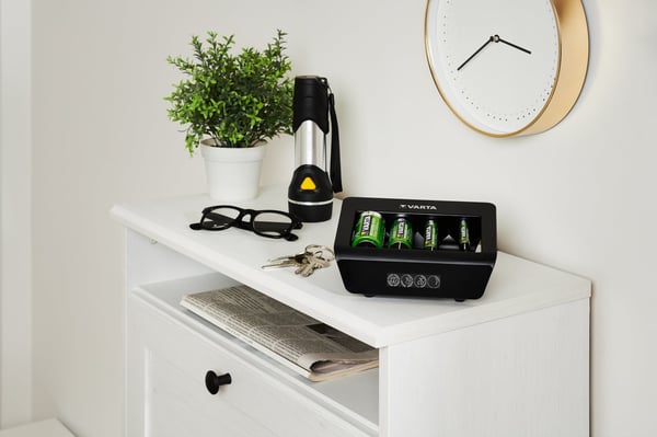 Varta LCD Universal Charger+ -opladningsenhed