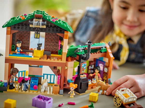 LEGO Friends 42654 - Bondgårdens ponnystall