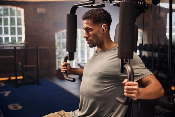SHOKZ OpenFit 2+ trådlösa öronskåpshörlurar, grå