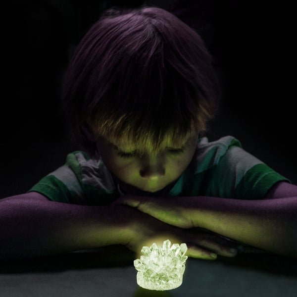 National Geographic Glow in Dark Crystal Growing -lekset