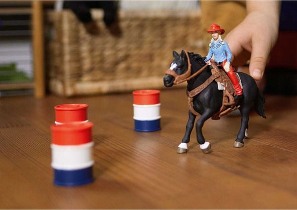 Schleich Farm World 42576 Lerflicka och tunntävlingsset