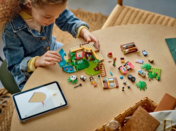 LEGO Friends 42648 Pandahårsalong