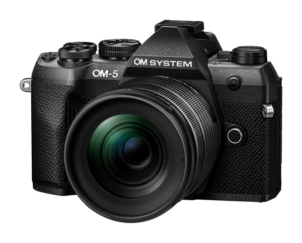 OM-SYSTEM OM-5 Mark II systemkamera + 12-45mm F4.0 PRO-objektiv, svart