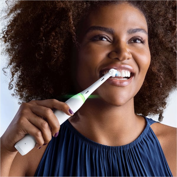 Oral-B iO Series 5s elektrisk tandbørste hvid