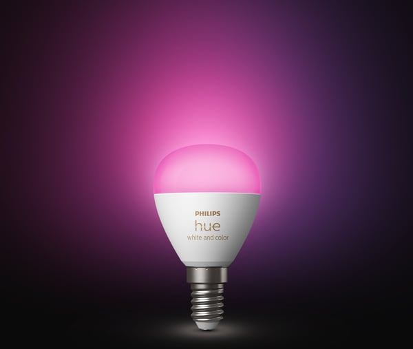 Philips Hue White and Color Ambiance Lysekrone lampe, E14 P45