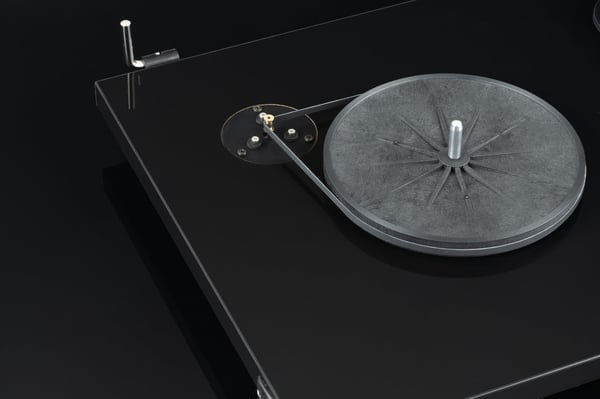 Pro-Ject T1 EVO skivspelare, mattvit