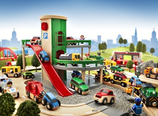 BRIO Railway 33204 - Rail & Road - parkeringshus