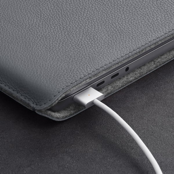 Woolnut lædertaske - beskyttelsesetui til 16" MacBook Pro, grå