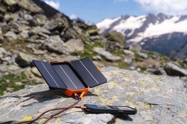 Xtorm XR203 portabel solcellsladdare, 10000 mAh