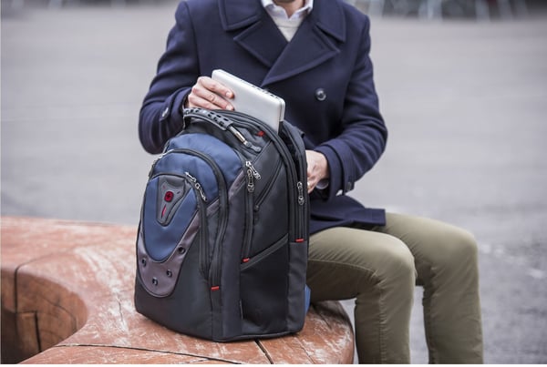 Wenger Ibex -ryggsäck för 17" bärbar dator, svart