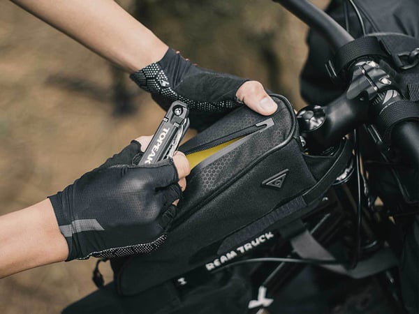 Topeak Toploader cykelväska, 0,75 l, svart
