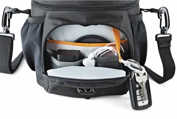 Lowepro Nova 140 AW II, svart