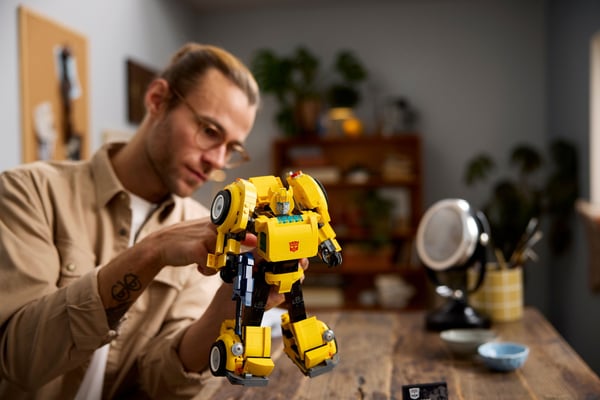 LEGO Icons Transformers Bumblebee Set 10338