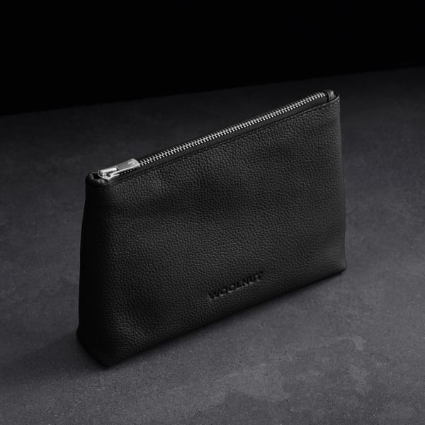 Woolnut Leather Pouch -accessoarfodral, svart
