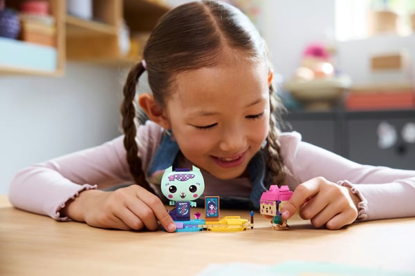 LEGO Gabby's Dockhushus 11215 - Gabby byggbara kattvänner