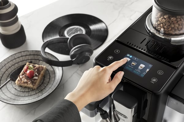 DeLonghi Rivelia EXAM440.55.B kaffemaskin, svart
