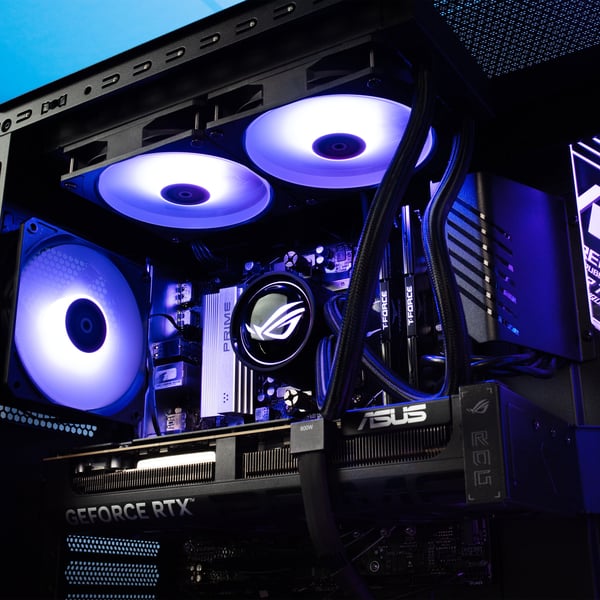 ASUS ROG G700 speldator, Windows 11 Hem