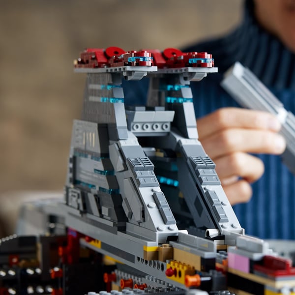 LEGO Star Wars™ Venator-Class Republic Attack Cruiser™ 75367 Byggset (5 374 delar)