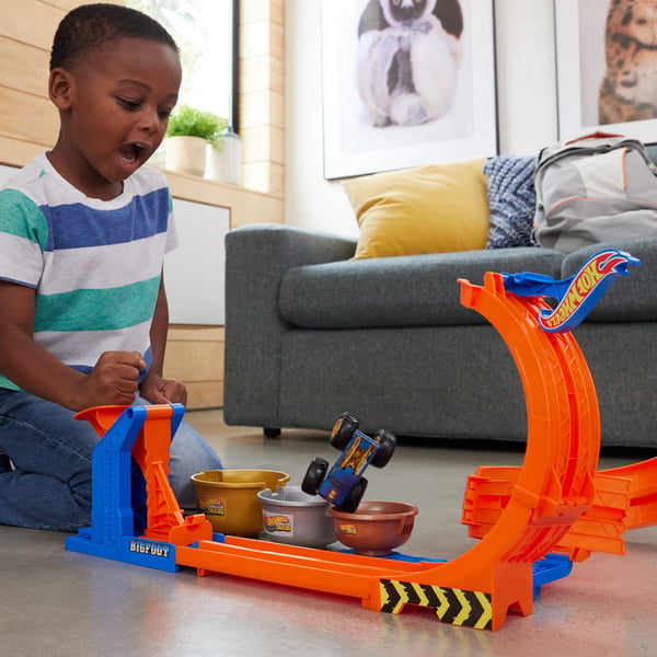 Hot Wheels Monster Trucks Loop & Flip Trophy Challenge bilbana