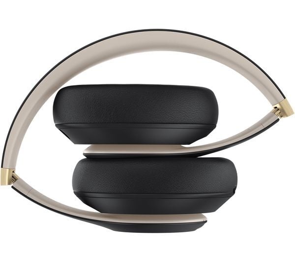 Beats Studio Pro trådlösa hörlurar, svart/guld