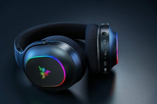 Razer Barracuda X Chroma trådlösa spelhörlurar, svart