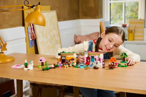 LEGO Animal Crossing 77057 - Kreativa hus: Roliga årstider