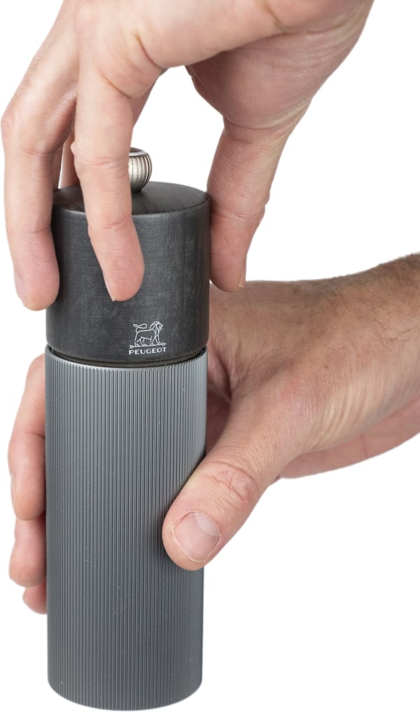 Peugeot Line Dark - peberkværn, 18 cm, træ/aluminium