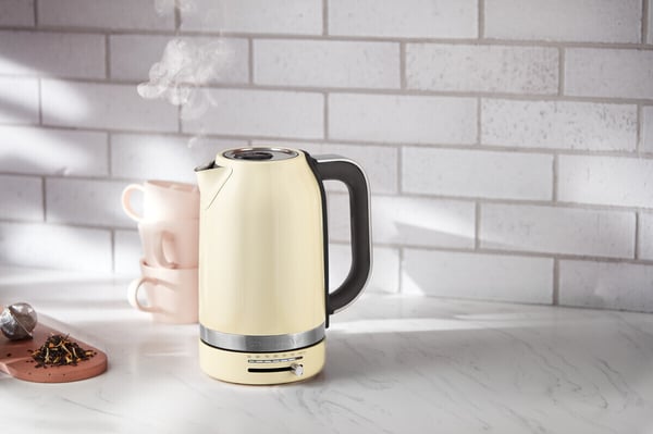 KitchenAid 5KEK1701EAC elkedel, creme