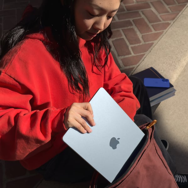 Apple MacBook Air 13" M4 16 GB, 512 GB 2025 - bärbar dator, himmelsblå (MC6U4)